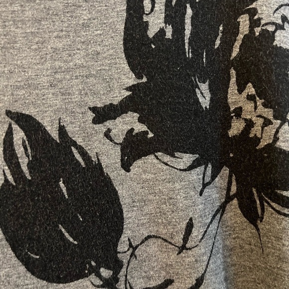 Talbots Floral Tee Shirt Size Small Grey Black - Picture 7 of 7